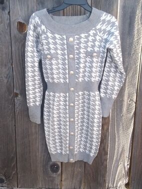 Cashel Grey S/M Dress Knit Body Con Silver Buttons Long Sleeve